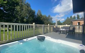 The Yorkshire Burrow Lodge With Hot Tub